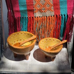 Set de 2 molcajetes en color amarillo con naranja