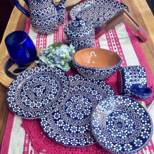 Vajilla de barro en flor de Capulín Azul marino para 8 personas