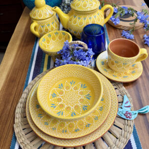 Vajilla amarilla