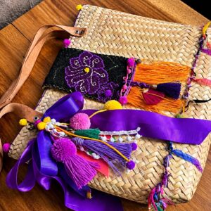 Bolsa de Palma con Aplicaciones Bordadas Chiapanecas
