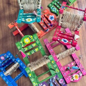 Sillita Chica de Madera con Lirio Tejido – Chuspata
